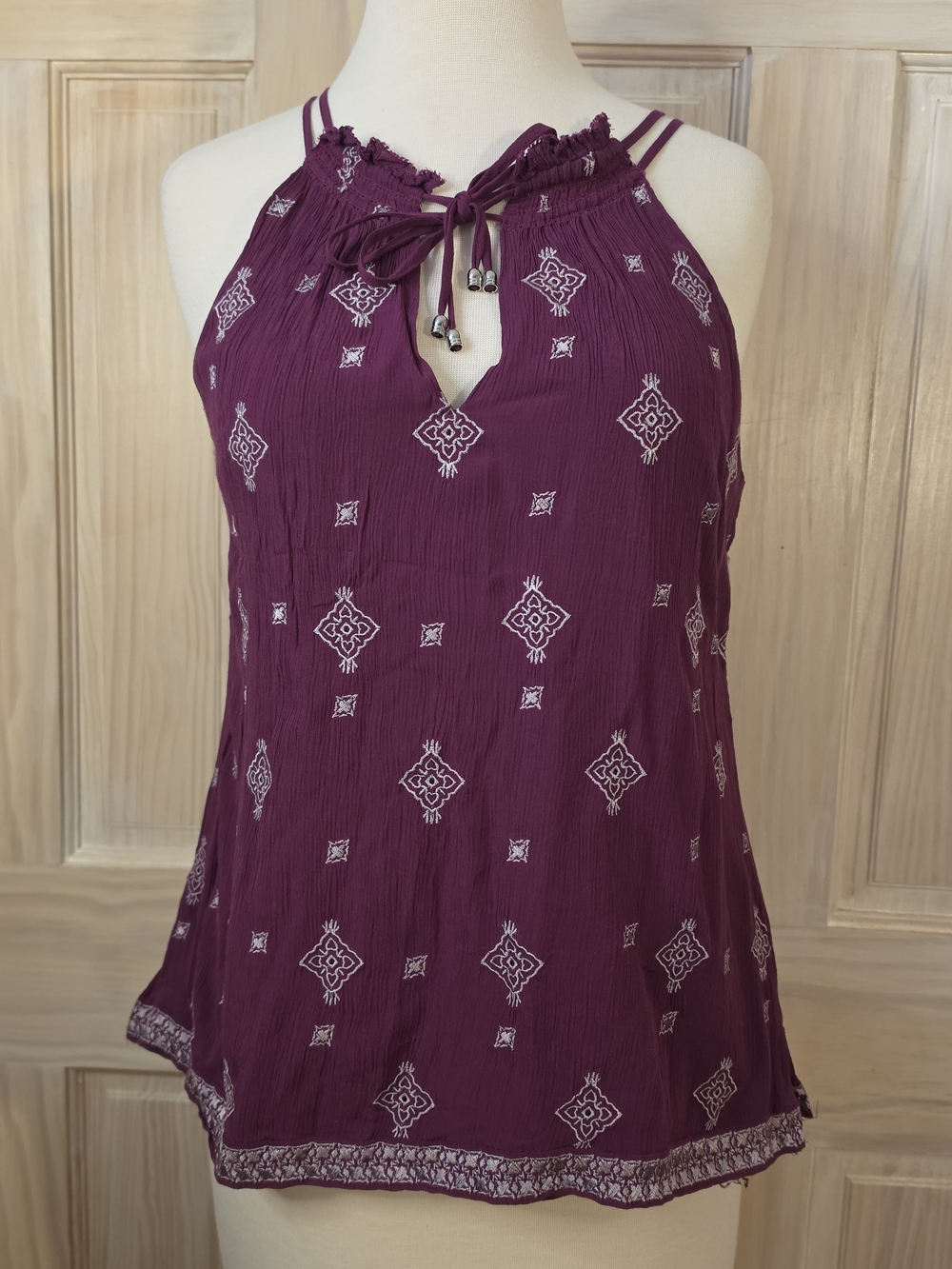 White House Black Market Purple With White Embroidery Halter Tank Top In Size S